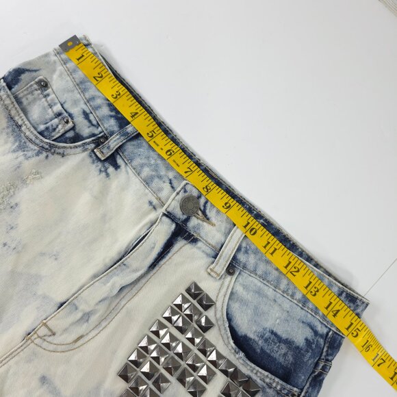 BDG HIGH RISE DREE CHEEKY SHORTS WOMEN'S SIZE 29 W STUDDED VINTAGE WASH *FLAWS* - Picture 12 of 16